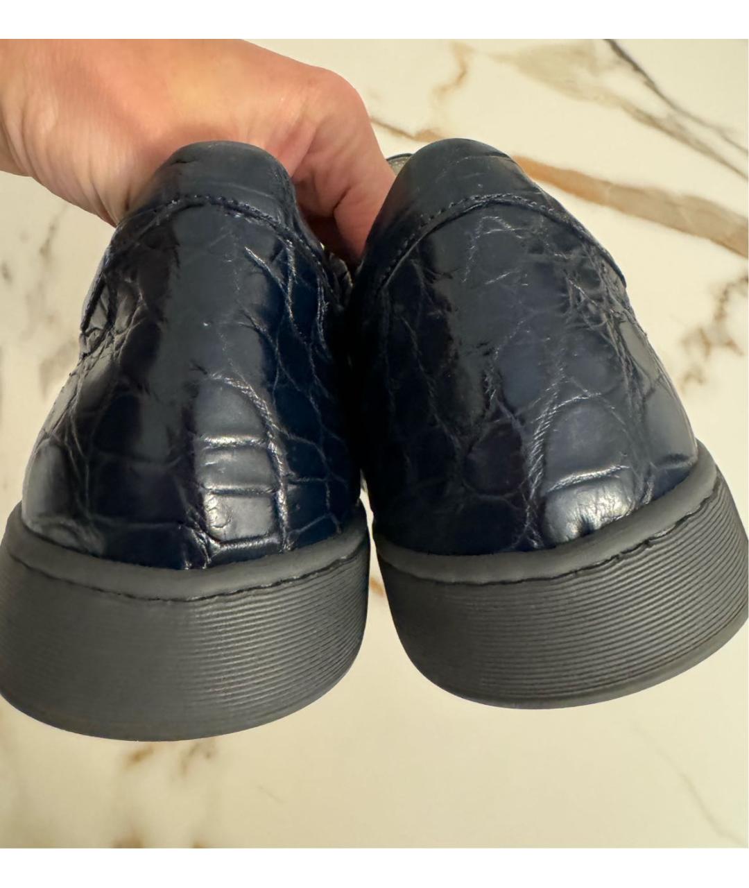 KITON Темно-синие низкие кроссовки / кеды из экзотической кожи, фото 5