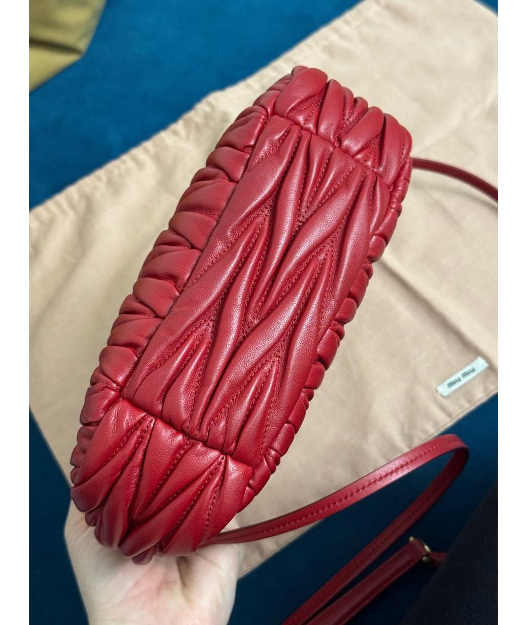 MIU MIU Красная кожаная сумка с короткими ручками, фото 6