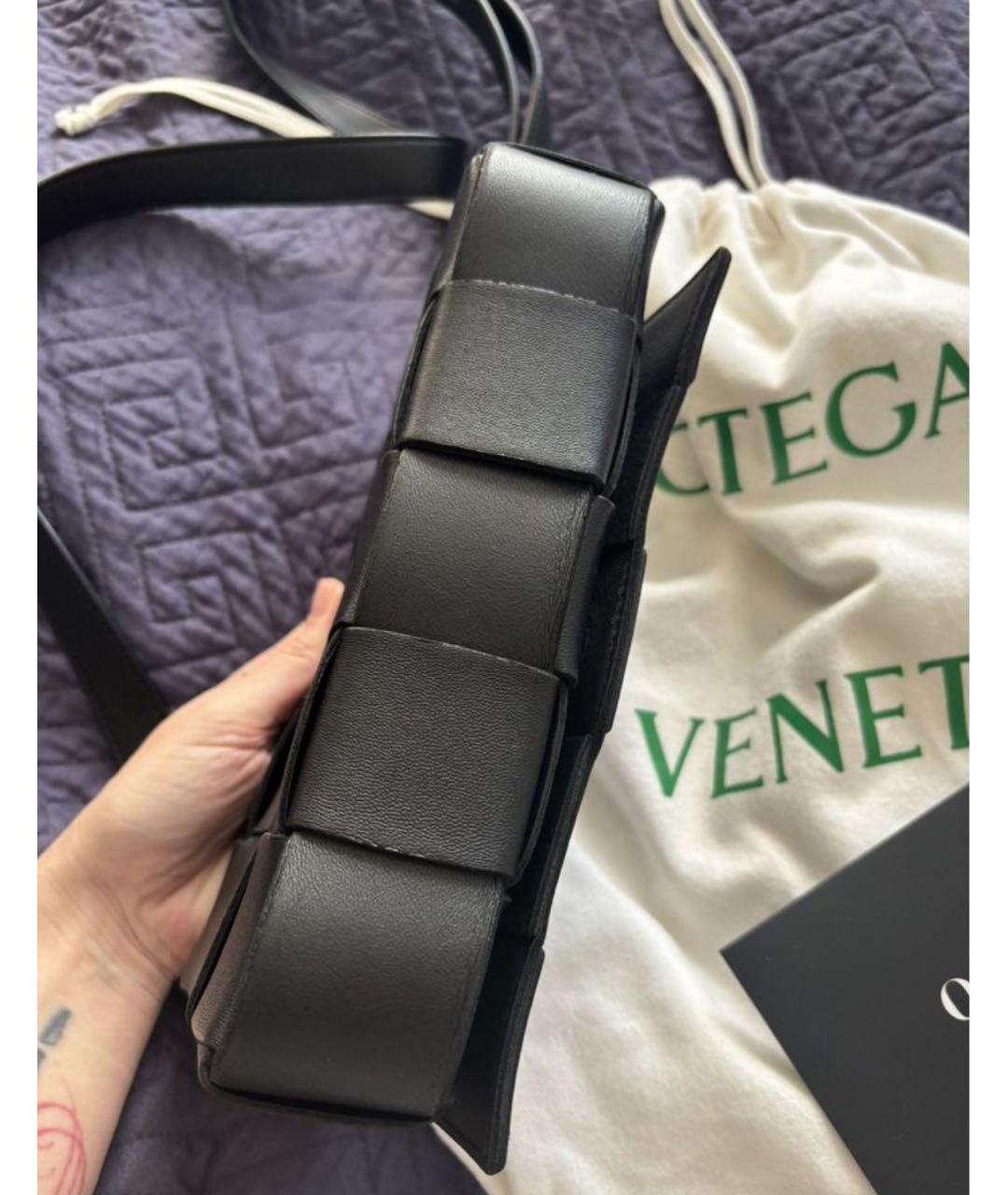 BOTTEGA VENETA Черная кожаная сумка через плечо, фото 4