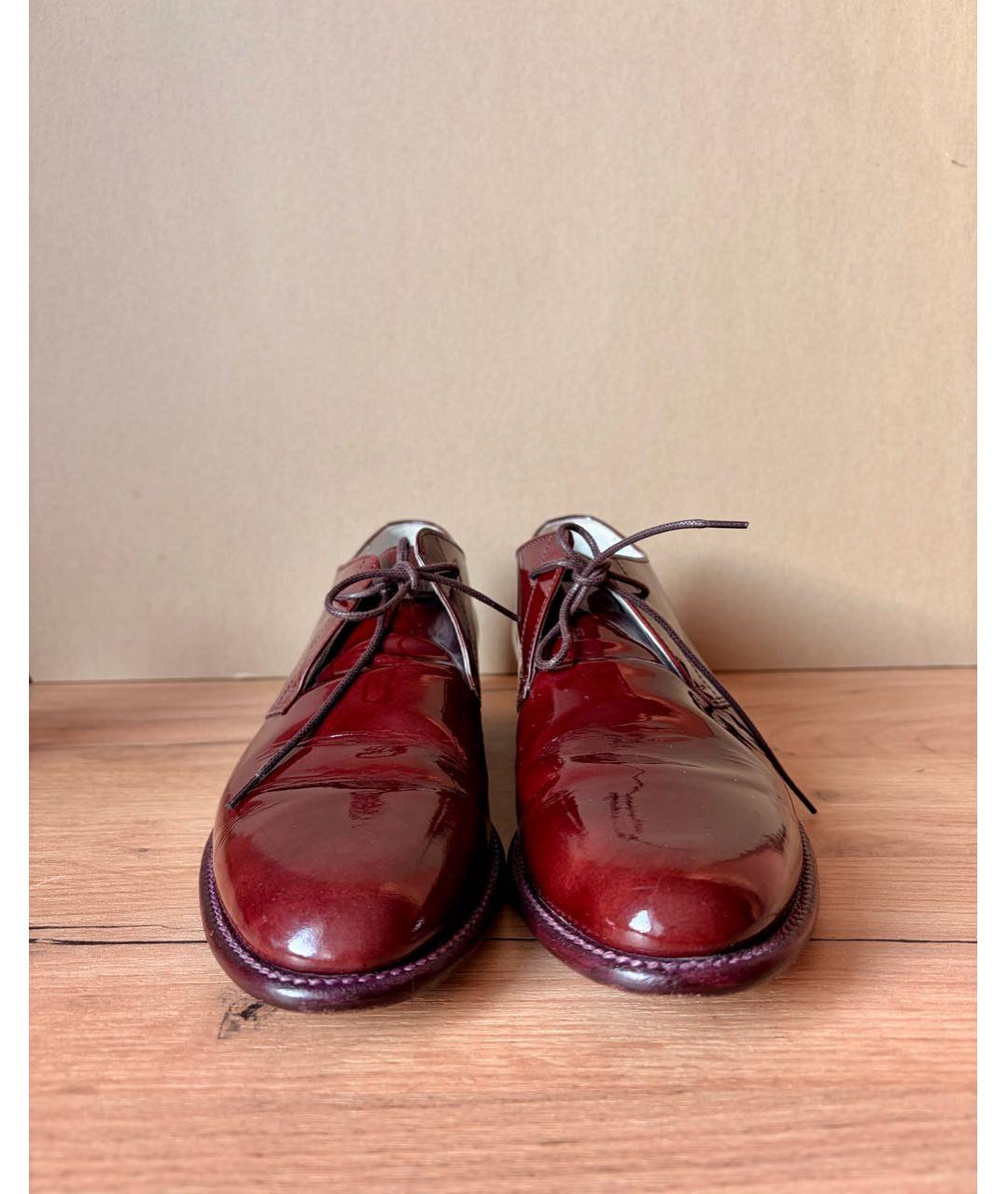 MAISON MARGIELA Бордовые низкие ботинки из лакированной кожи, фото 2