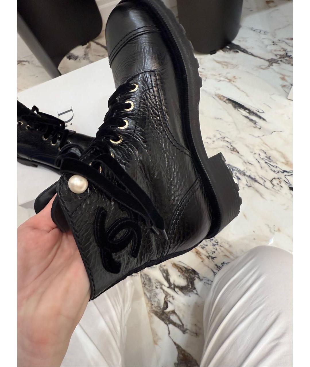 CHANEL Черные ботинки из лакированной кожи, фото 6