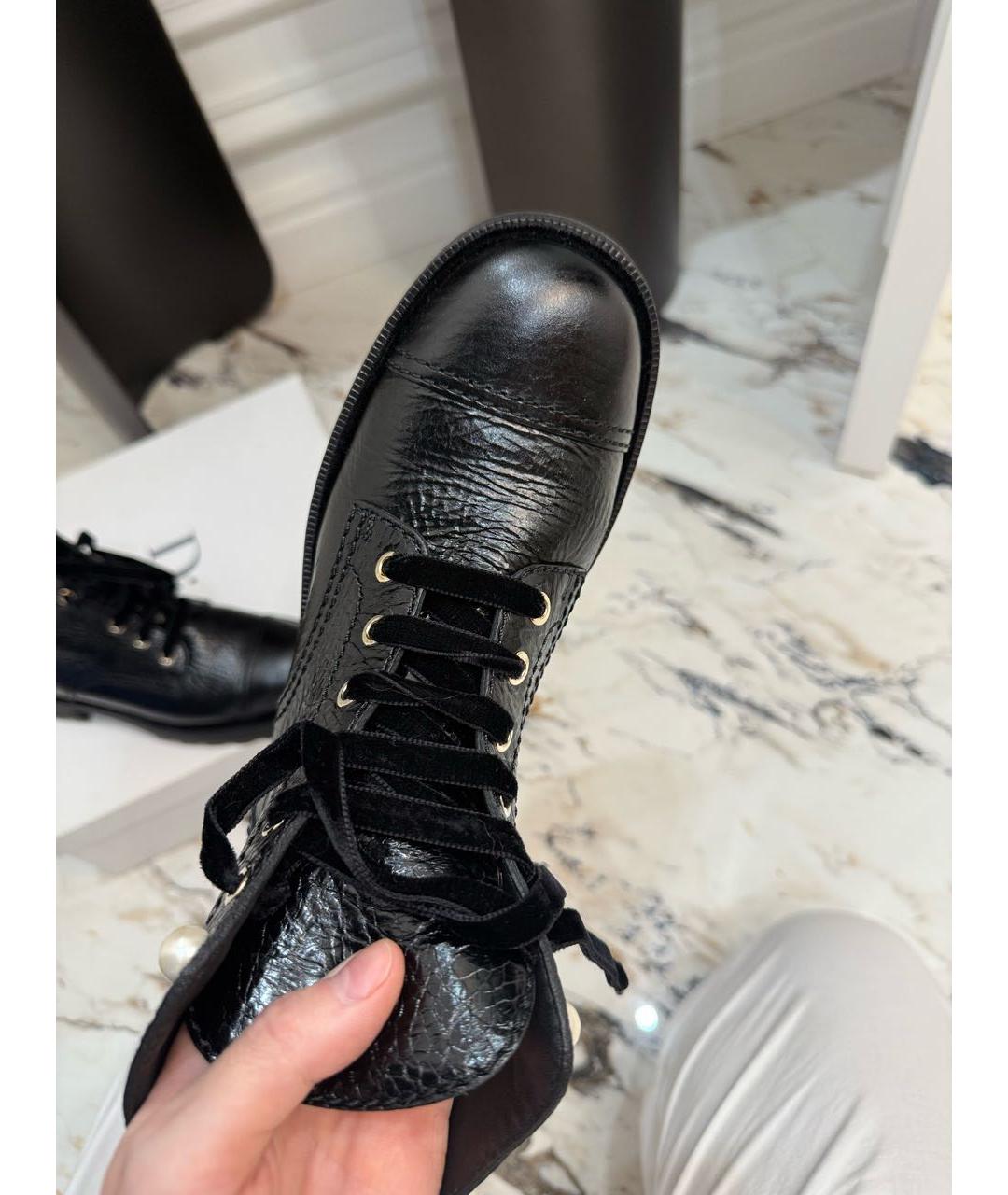 CHANEL Черные ботинки из лакированной кожи, фото 5