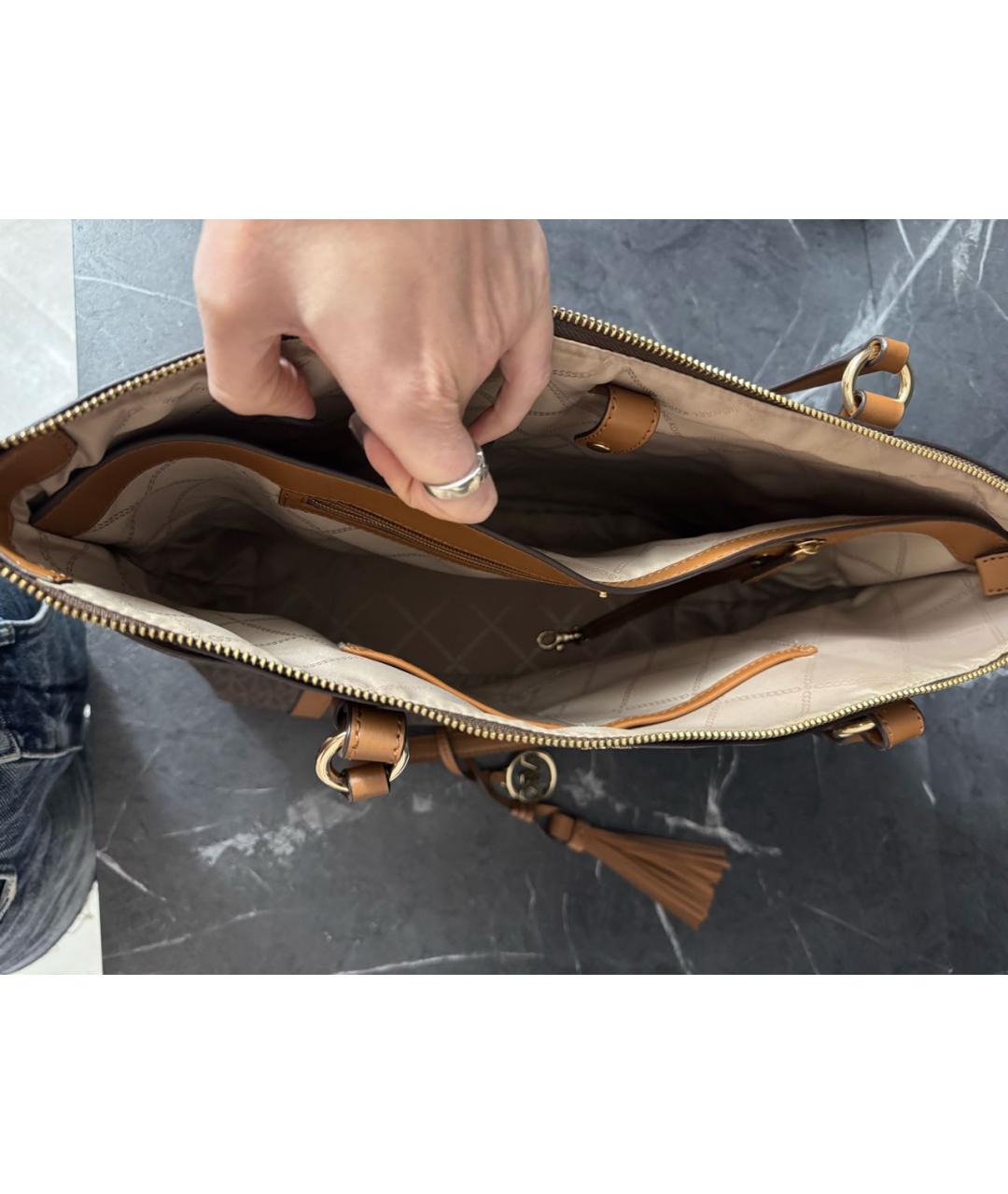 MICHAEL KORS Коричневая кожаная сумка с короткими ручками, фото 4