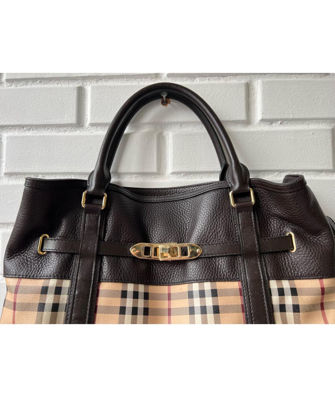 BURBERRY Коричневая кожаная сумка с короткими ручками, фото 3