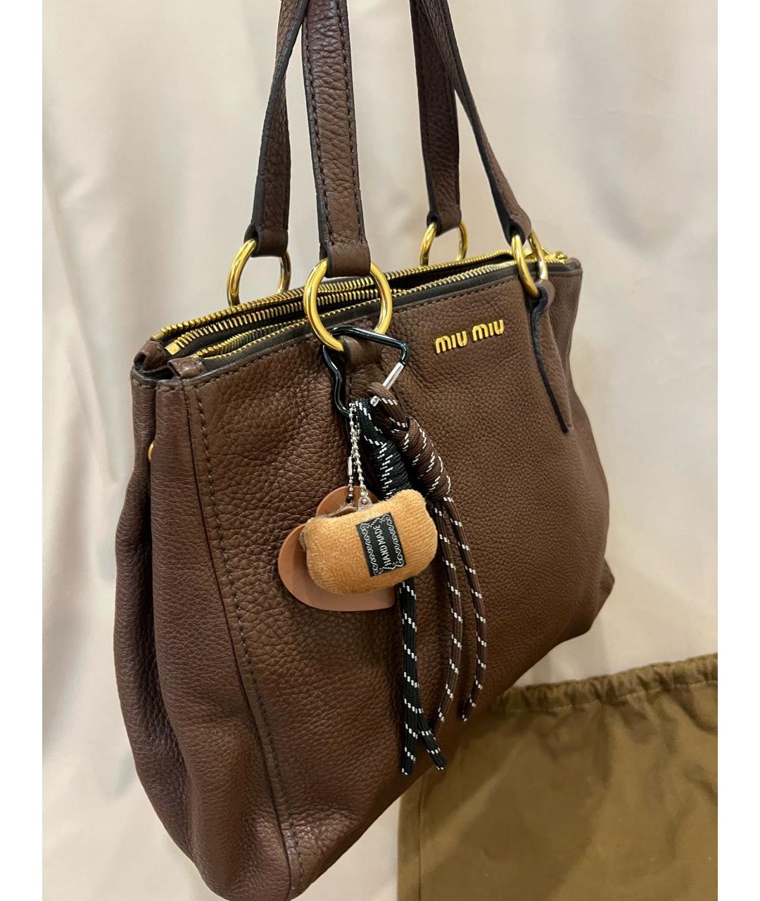 MIU MIU Коричневая кожаная сумка с короткими ручками, фото 2