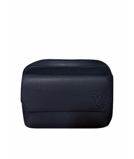 LOUIS VUITTON Сумка на плечо