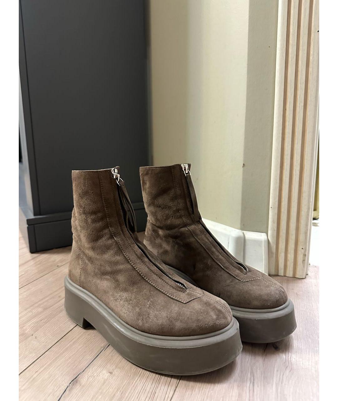 THE ROW Коричневые замшевые ботинки, фото 4