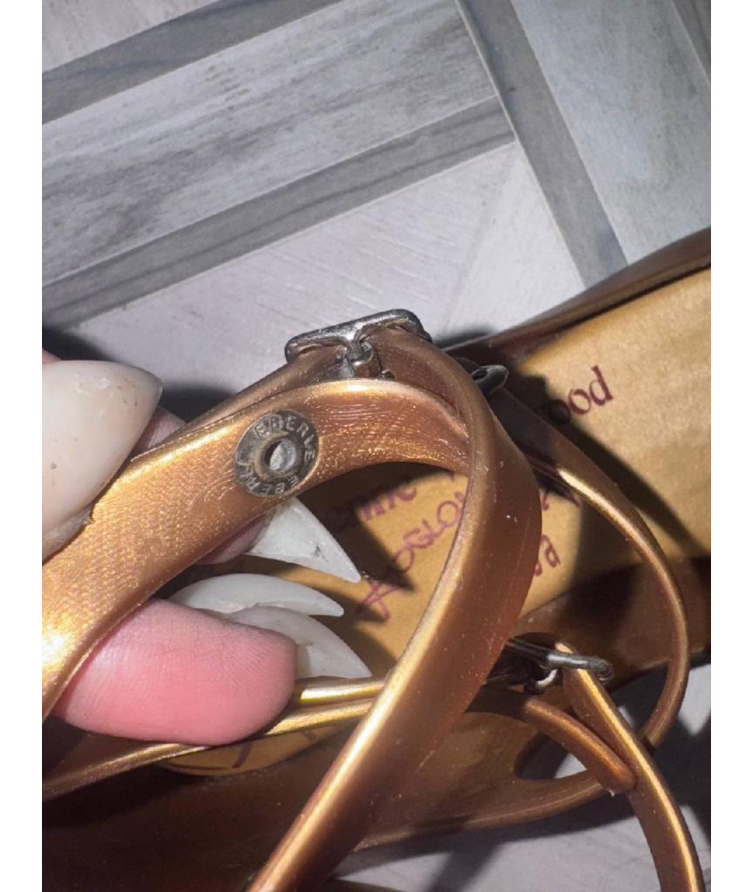 VIVIENNE WESTWOOD Золотые резиновые балетки, фото 5