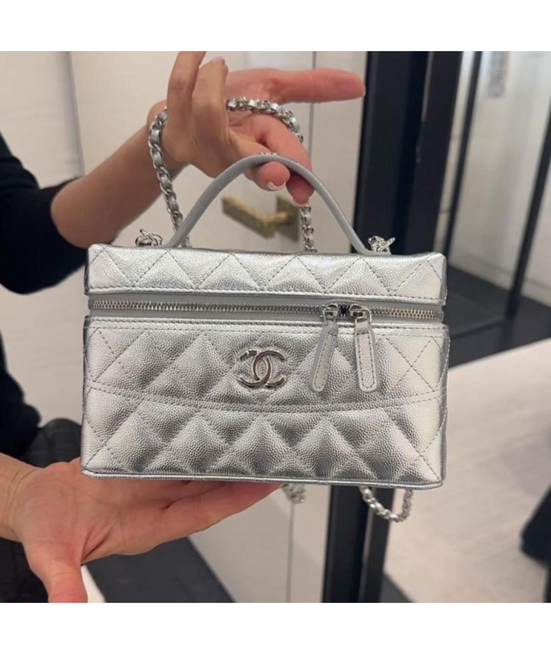 CHANEL Серебряная кожаная сумка через плечо, фото 2