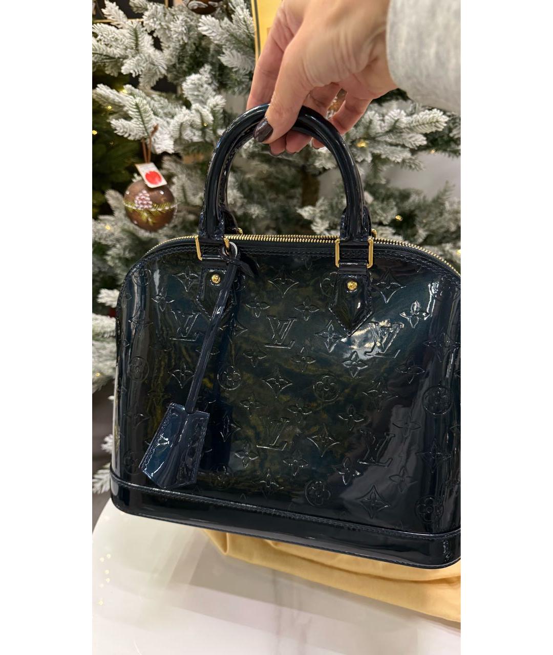 LOUIS VUITTON Темно-синяя сумка с короткими ручками из лакированной кожи, фото 3