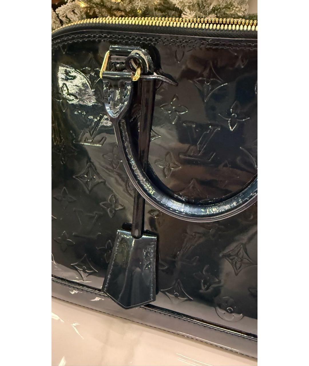 LOUIS VUITTON Темно-синяя сумка с короткими ручками из лакированной кожи, фото 2