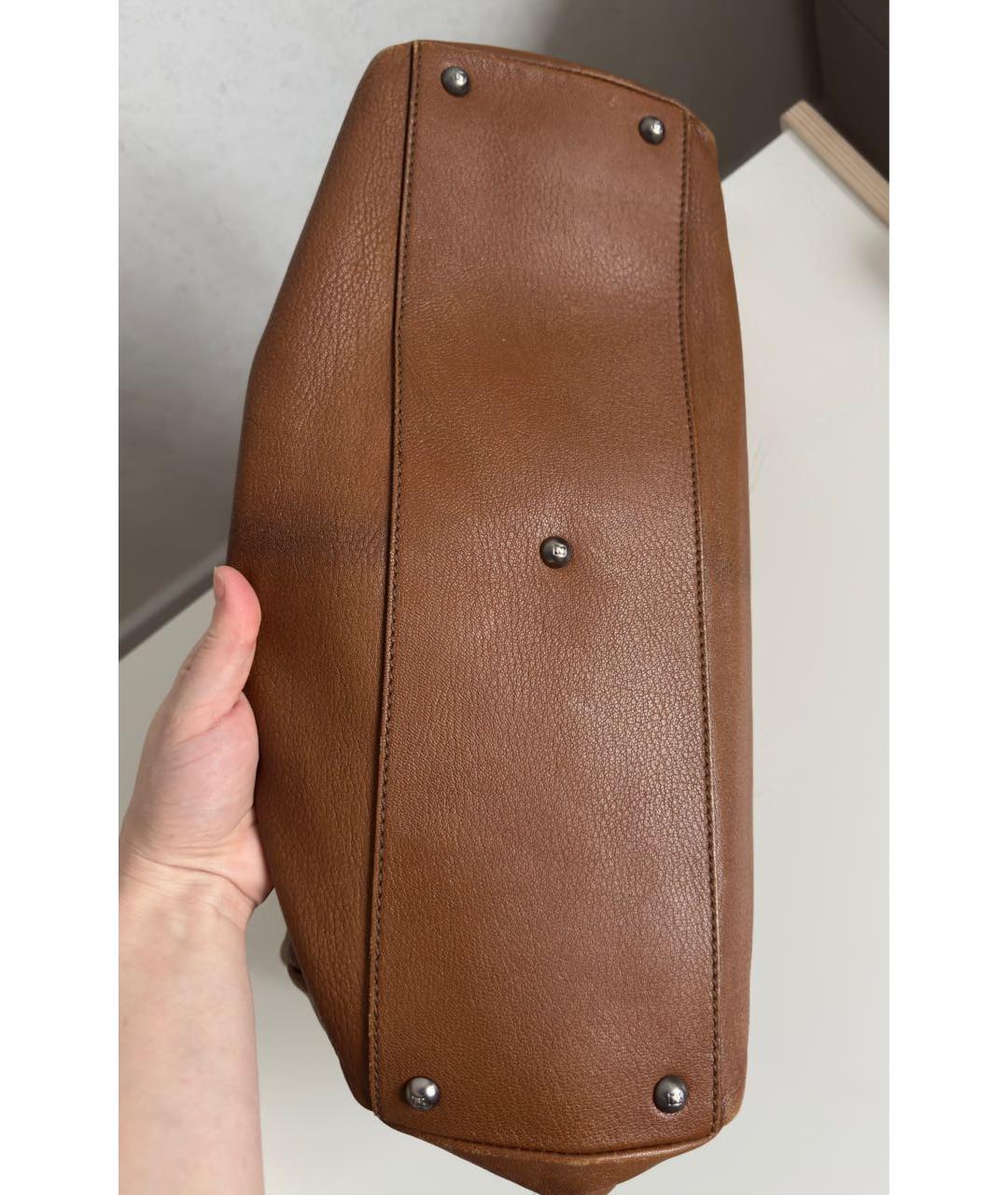 FENDI Коричневая кожаная сумка с короткими ручками, фото 6