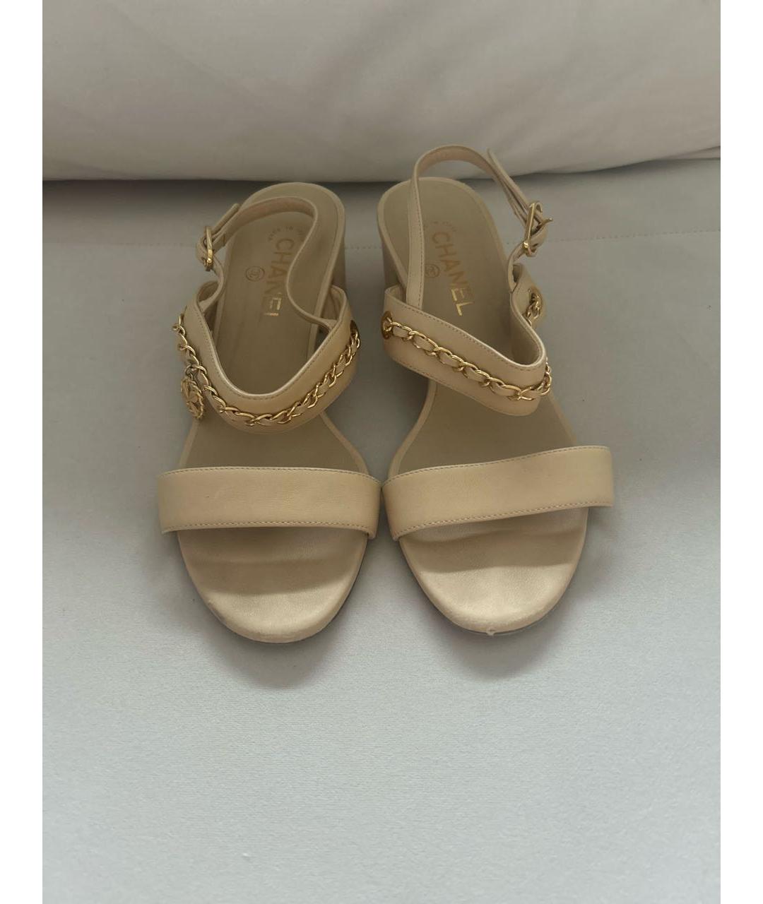 CHANEL Бежевые кожаные босоножки, фото 2