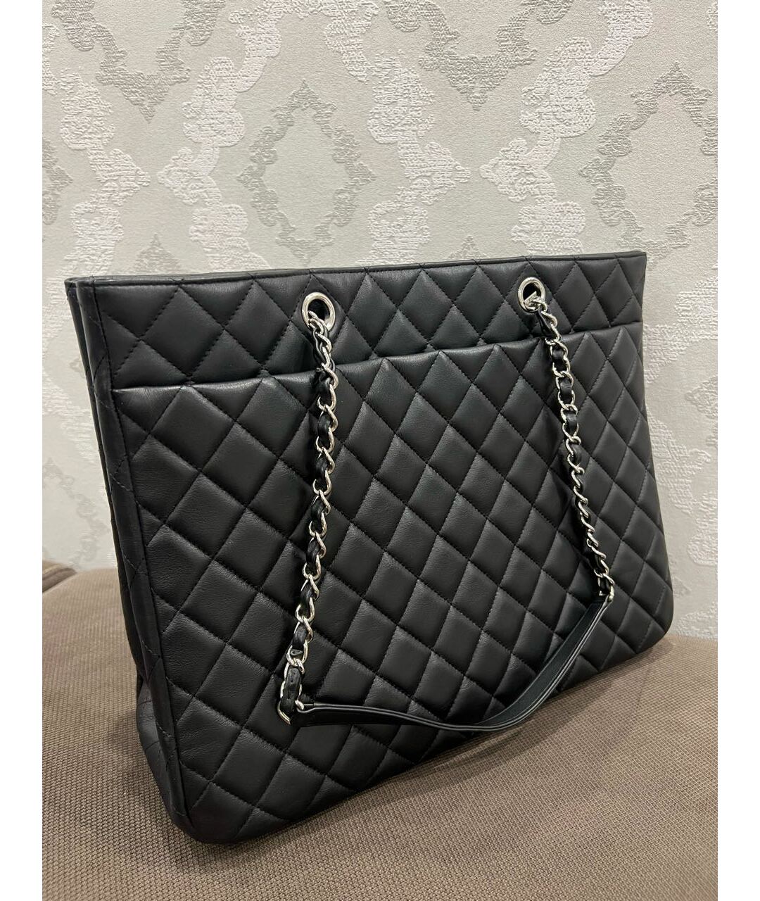 CHANEL Черная кожаная сумка тоут, фото 2