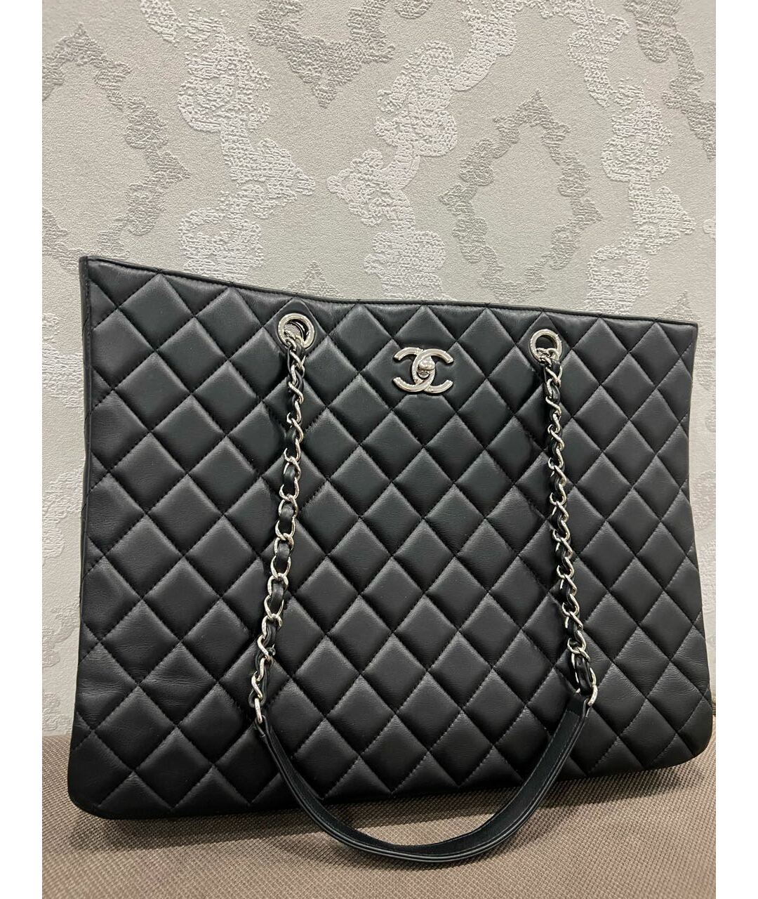 CHANEL Черная кожаная сумка тоут, фото 5