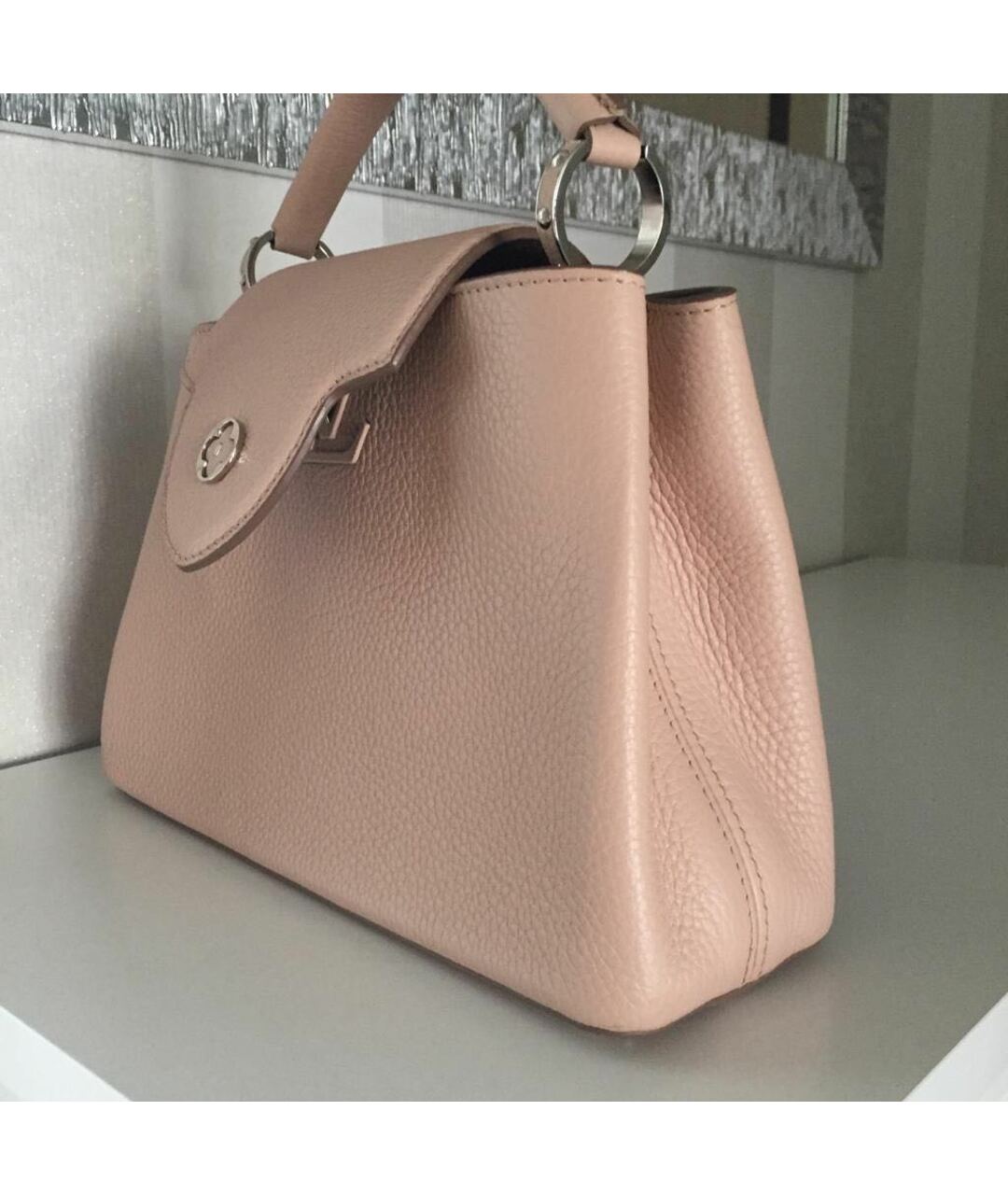 LOUIS VUITTON Розовая кожаная сумка с короткими ручками, фото 2