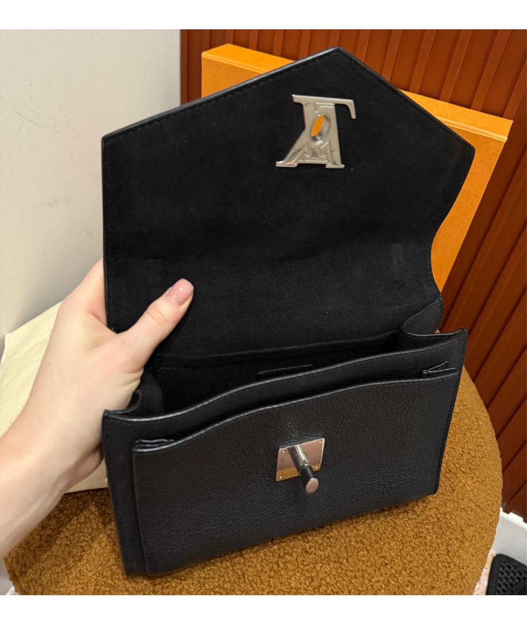 LOUIS VUITTON Черная кожаная сумка через плечо, фото 4