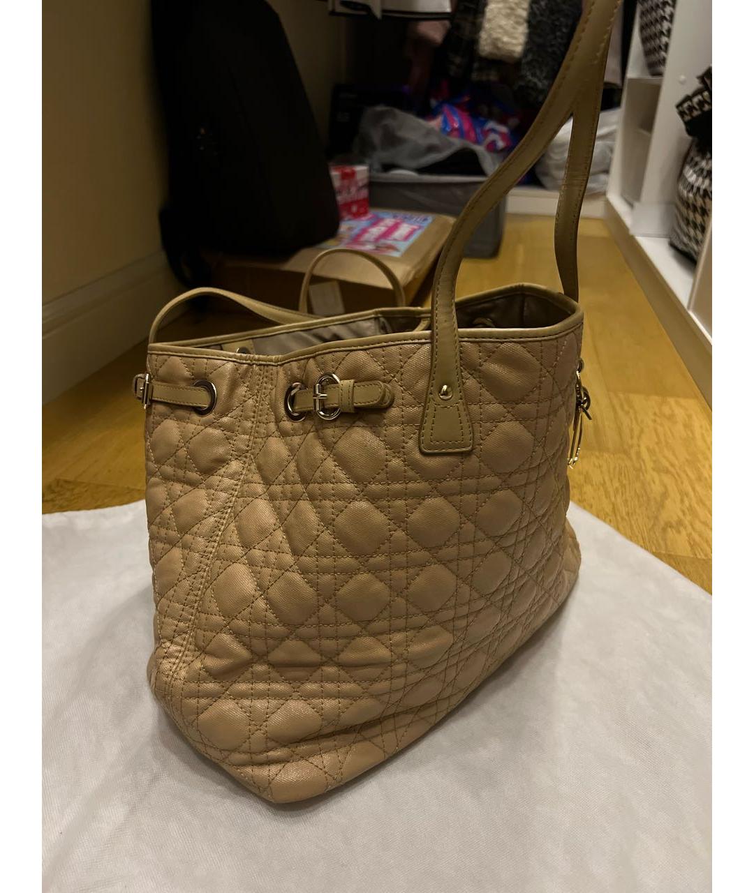 CHRISTIAN DIOR Бежевая кожаная сумка тоут, фото 2