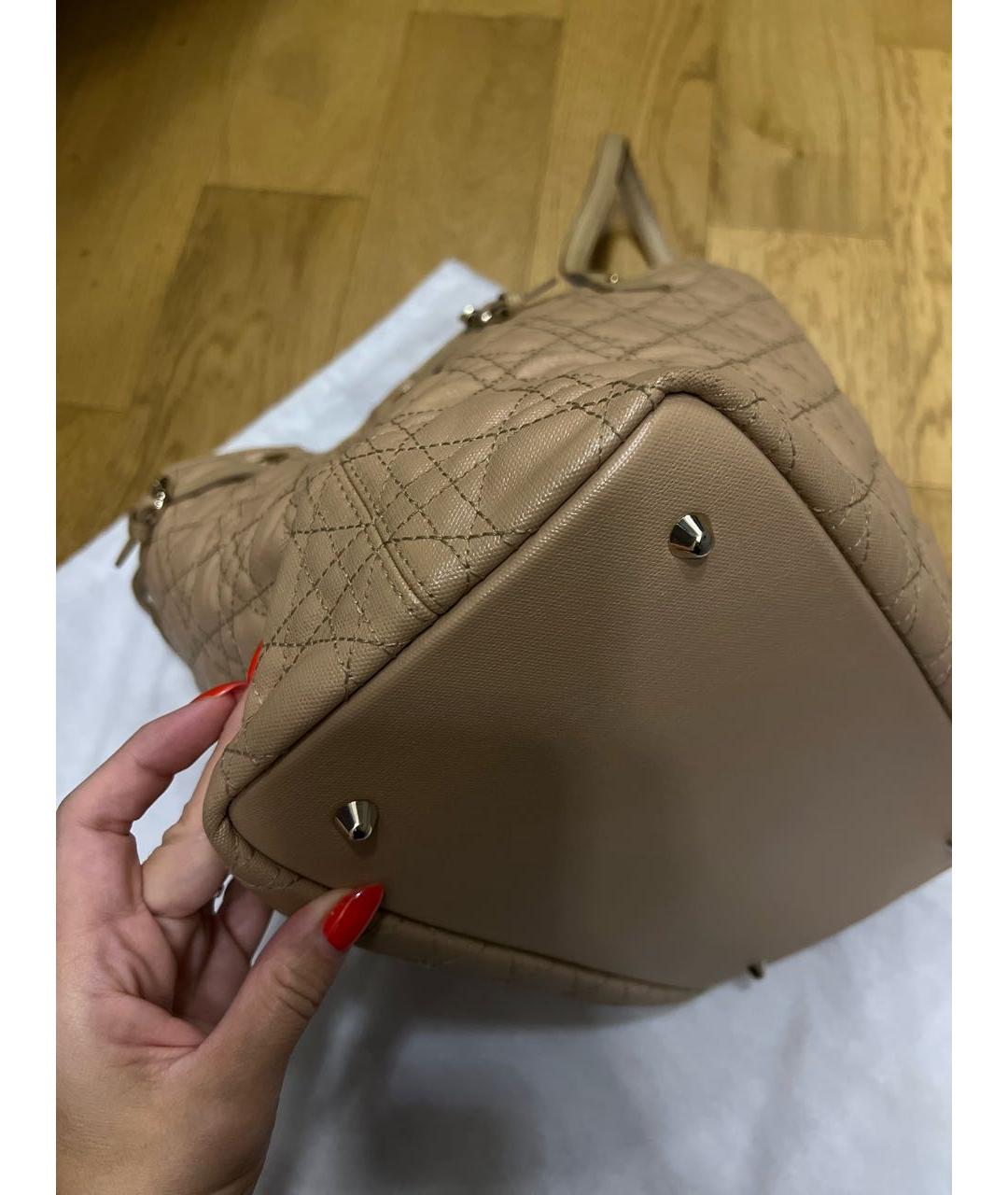 CHRISTIAN DIOR Бежевая кожаная сумка тоут, фото 6