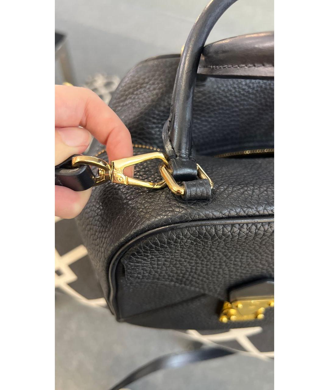 LOUIS VUITTON Черная кожаная сумка с короткими ручками, фото 3