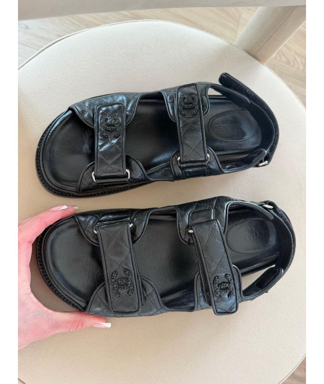 CHANEL Черные кожаные босоножки, фото 2