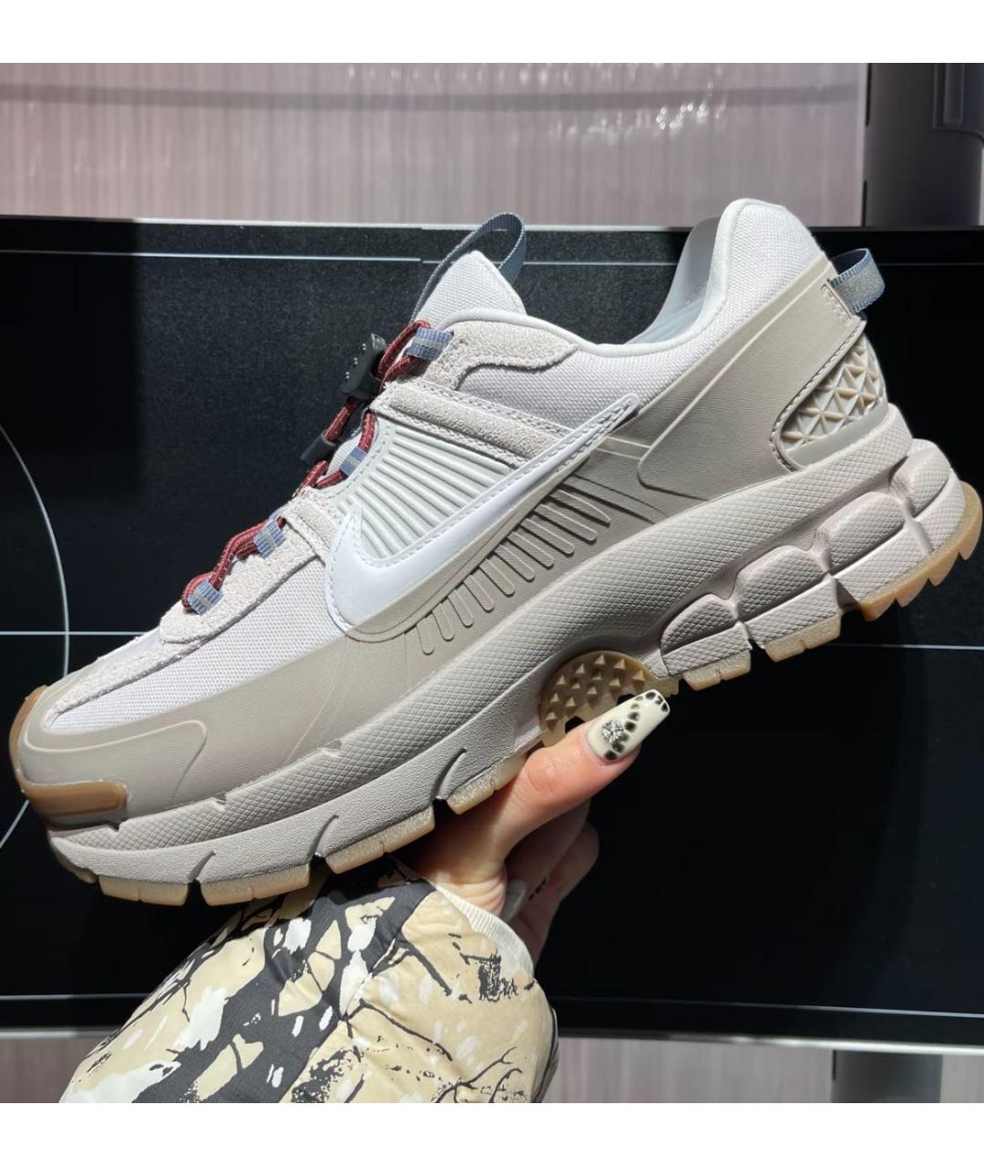 NIKE Бежевые низкие кроссовки / кеды, фото 2