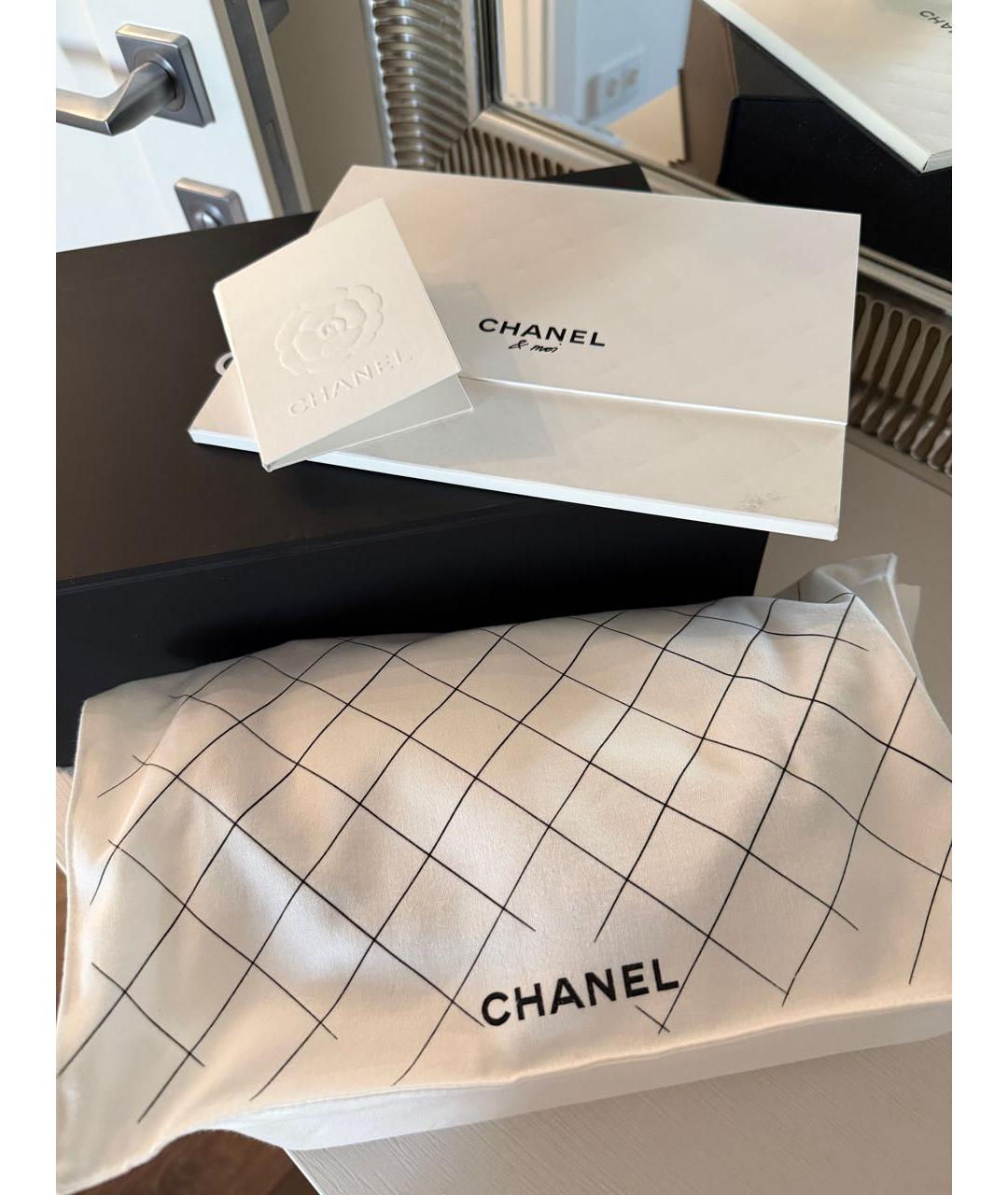 CHANEL Белая кожаная сумка через плечо, фото 5