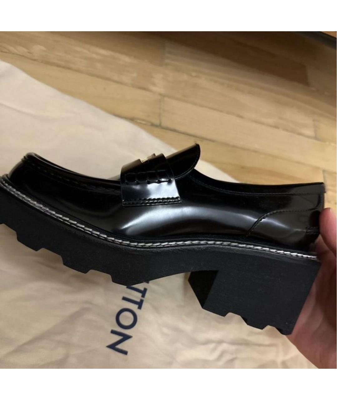 LOUIS VUITTON Черные лоферы из лакированной кожи, фото 3