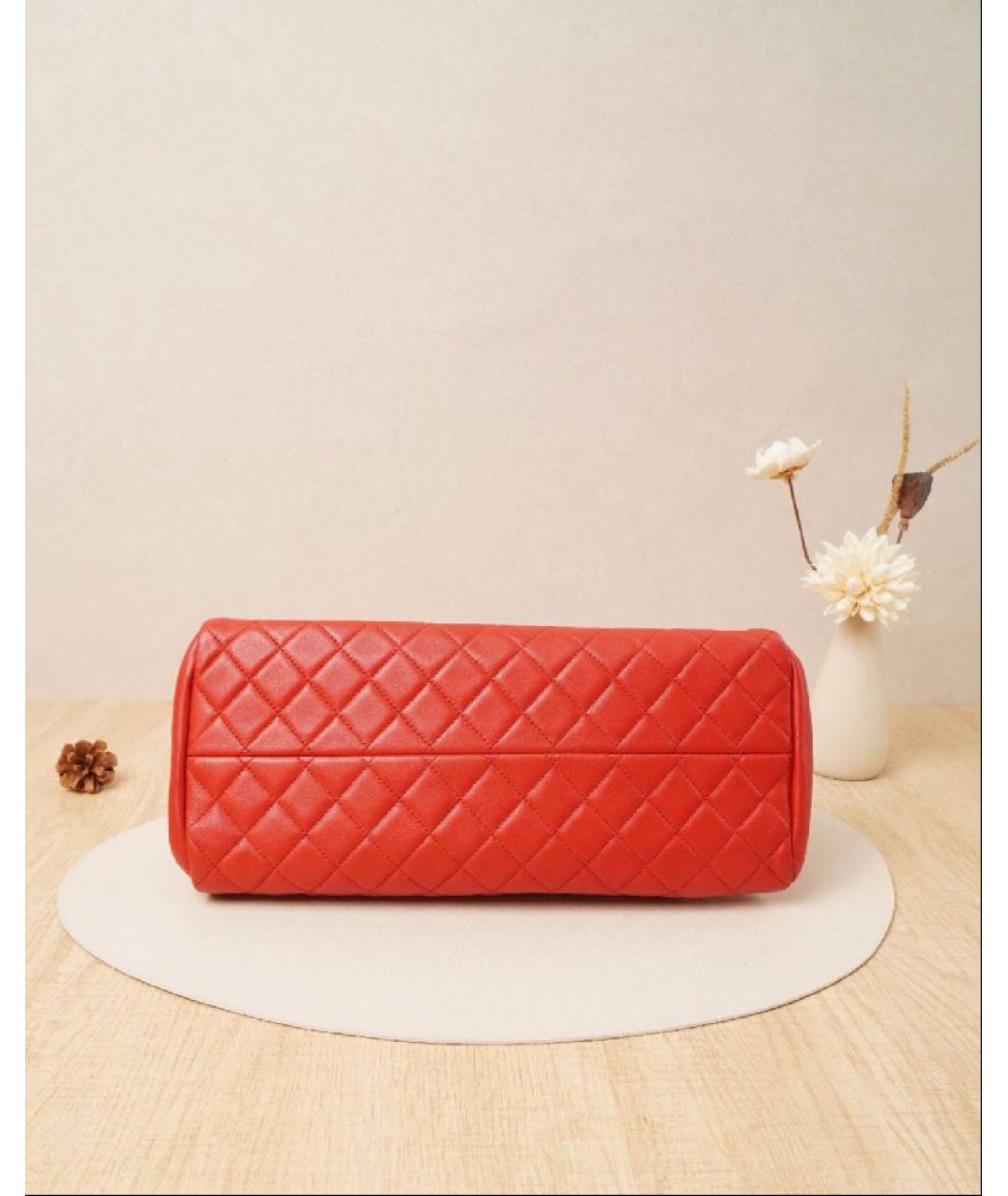 CHANEL Красная кожаная сумка через плечо, фото 4