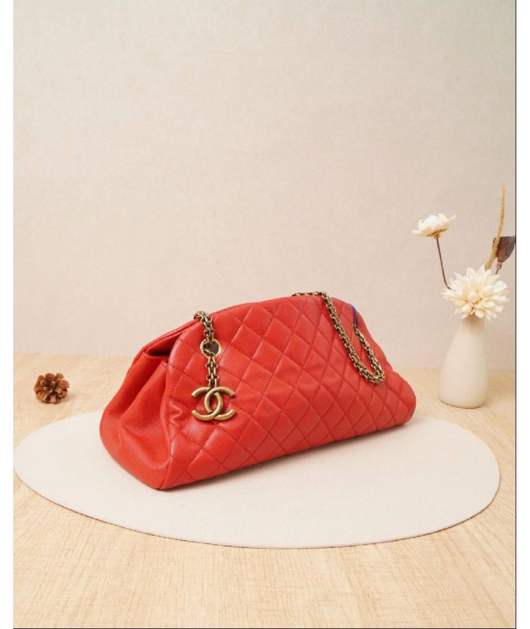 CHANEL Красная кожаная сумка через плечо, фото 5
