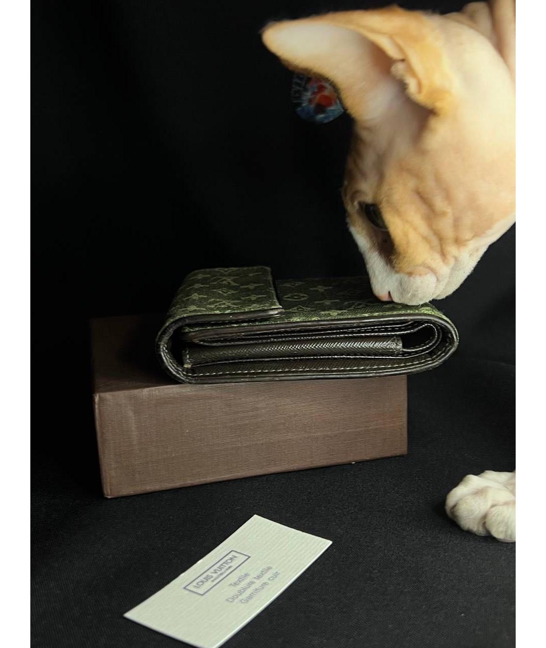 LOUIS VUITTON Зеленый кошелек, фото 7