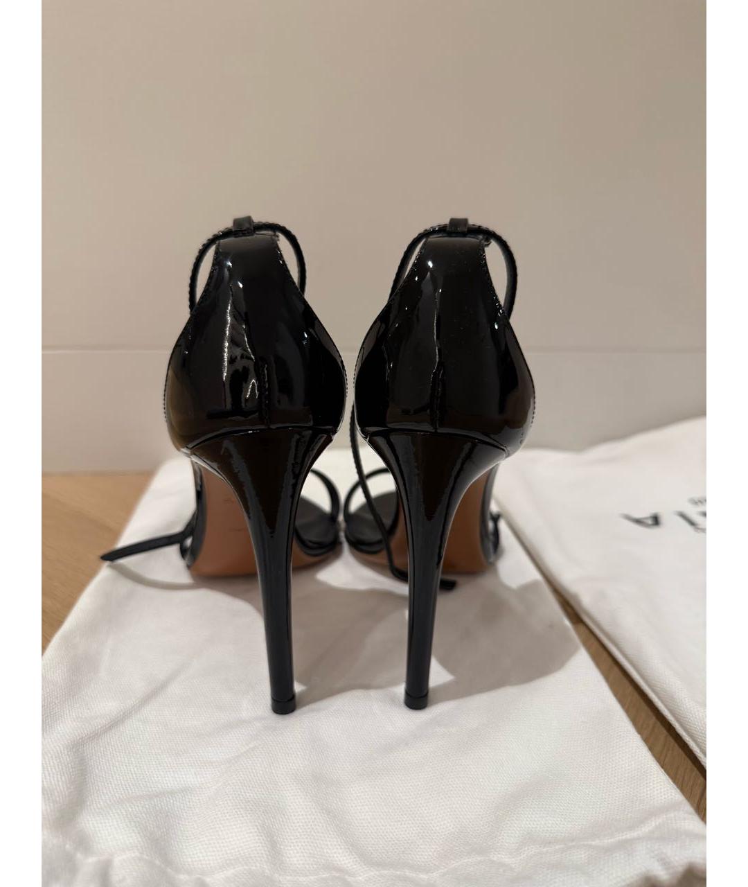 ALAIA Черные босоножки из лакированной кожи, фото 3