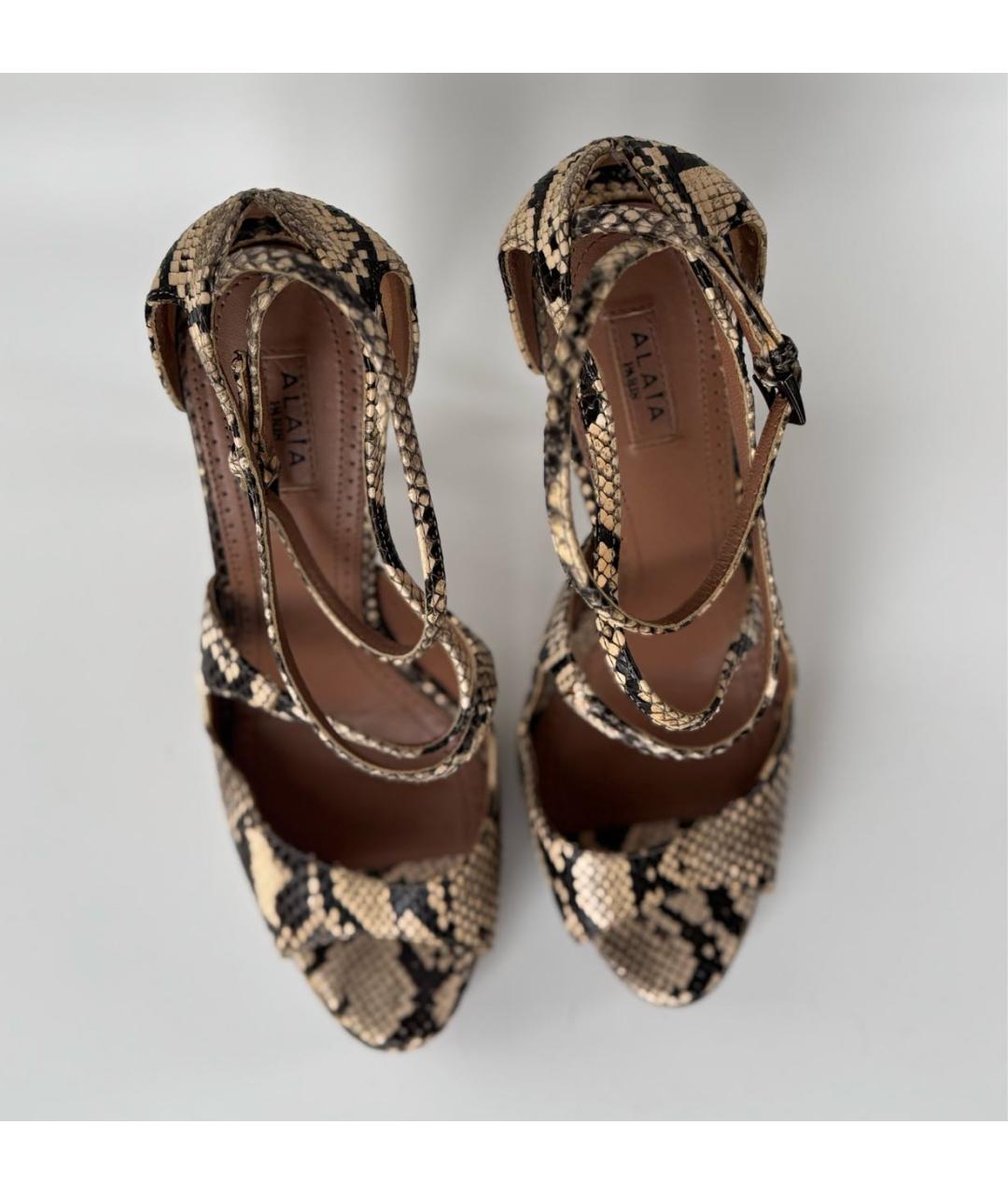 ALAIA Бежевые кожаные босоножки, фото 3