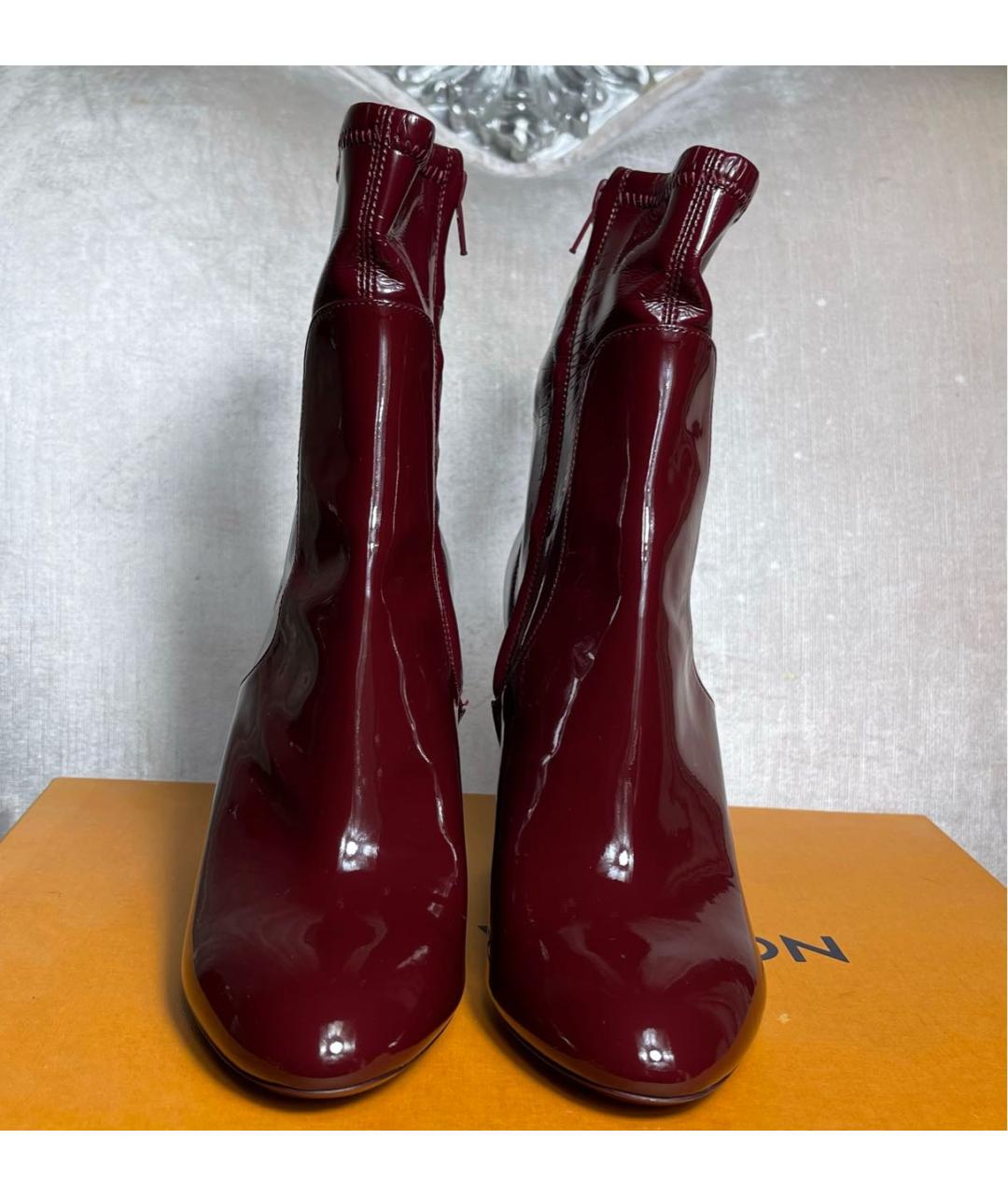 LOUIS VUITTON Бордовые ботильоны из лакированной кожи, фото 2