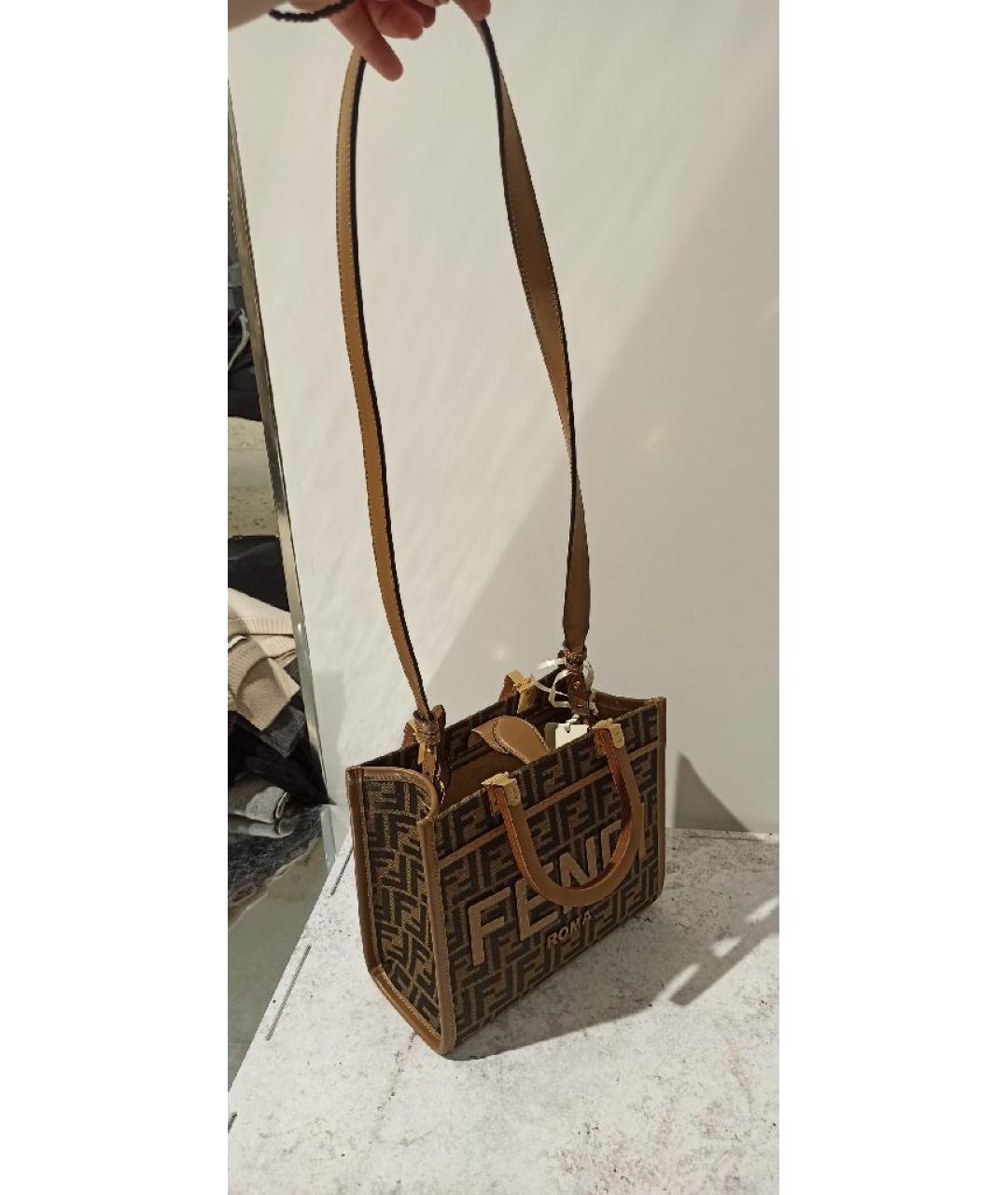 FENDI Коричневая тканевая сумка с короткими ручками, фото 6