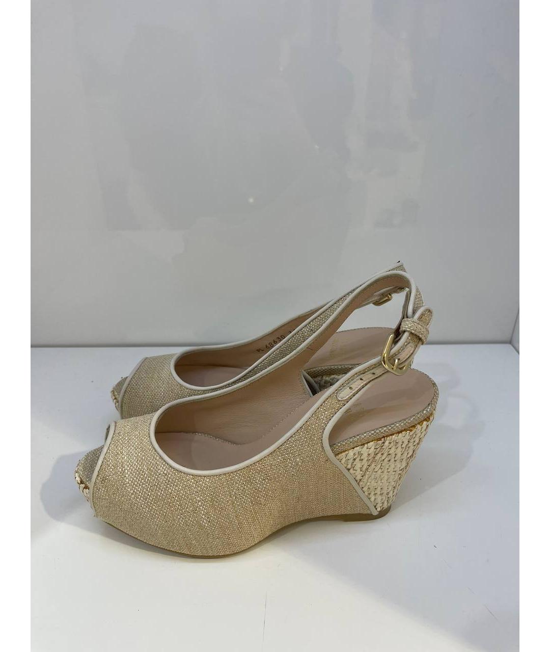 STUART WEITZMAN Бежевые текстильные босоножки, фото 4