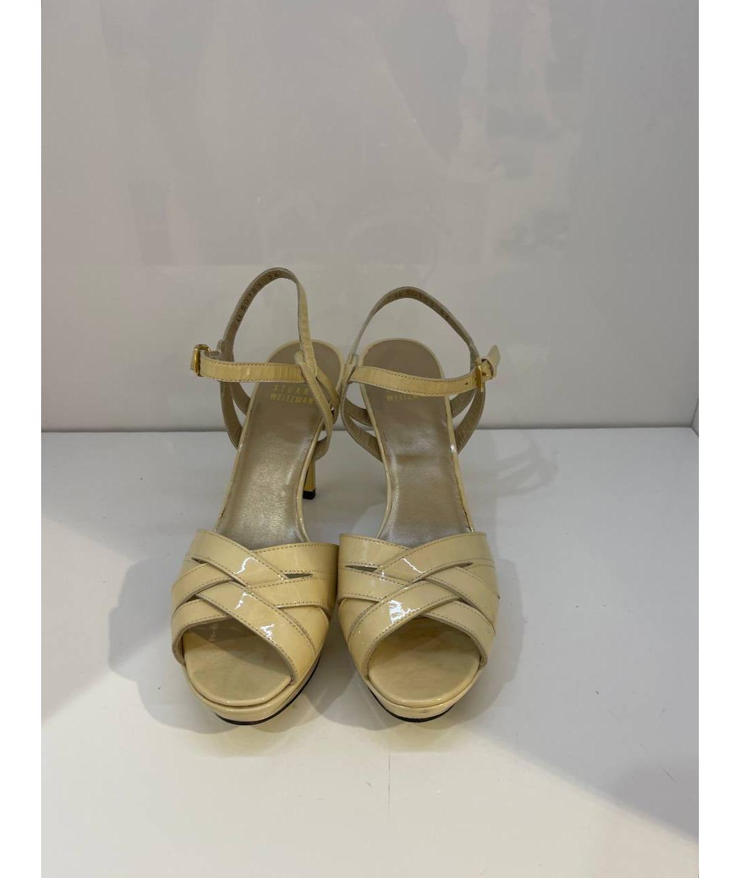 STUART WEITZMAN Бежевые босоножки из лакированной кожи, фото 3