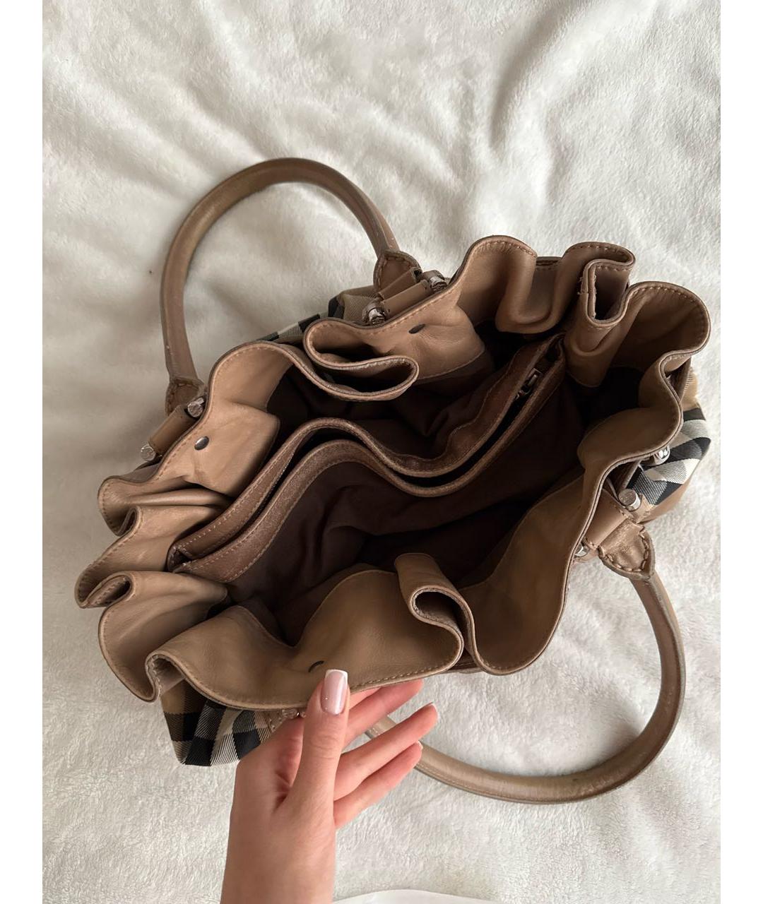 BURBERRY Бежевая тканевая сумка с короткими ручками, фото 2