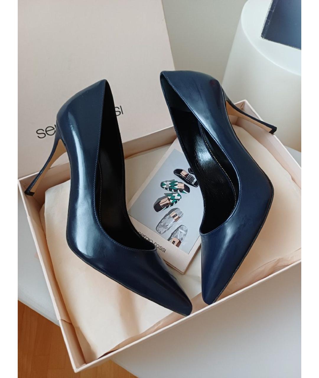 SERGIO ROSSI Темно-синие туфли из лакированной кожи, фото 3
