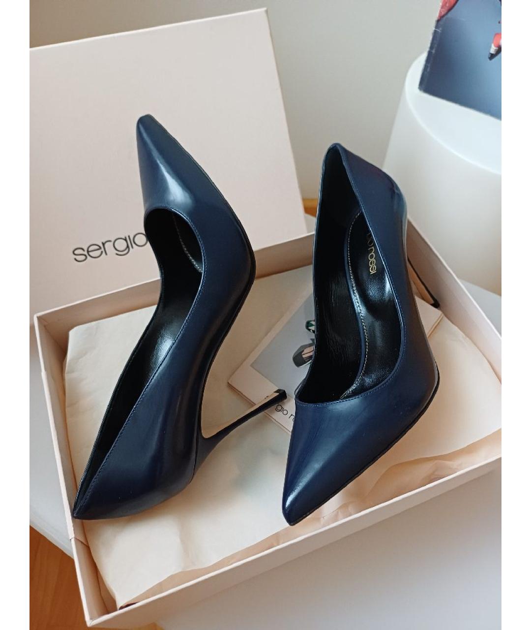 SERGIO ROSSI Темно-синие туфли из лакированной кожи, фото 4
