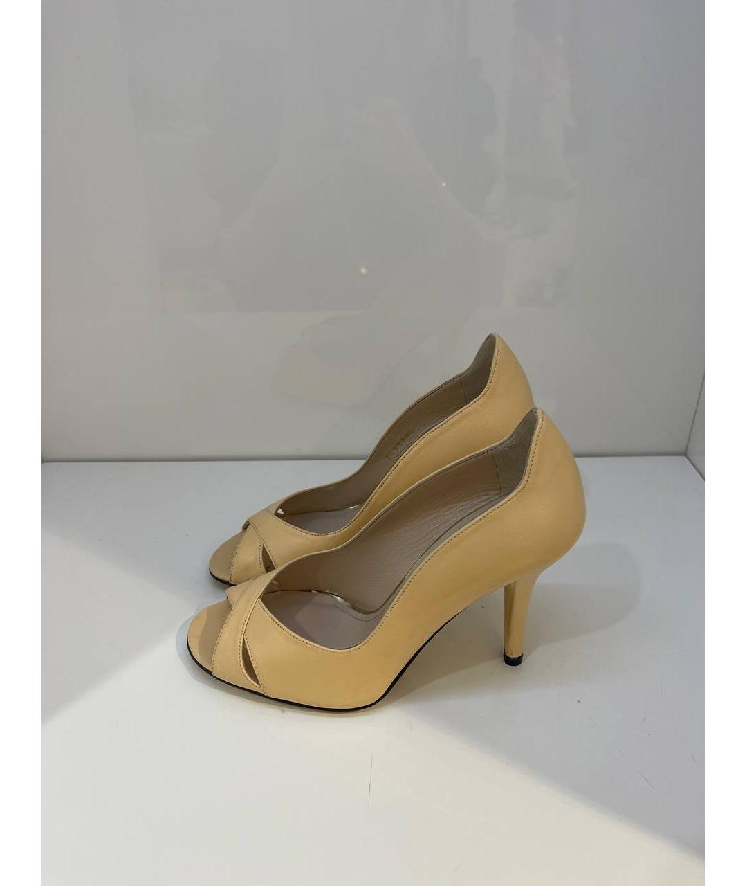 STUART WEITZMAN Бежевые кожаные туфли, фото 4