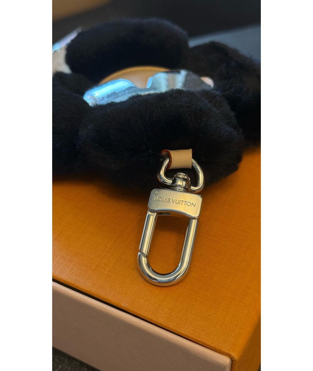 LOUIS VUITTON Черный брелок, фото 4
