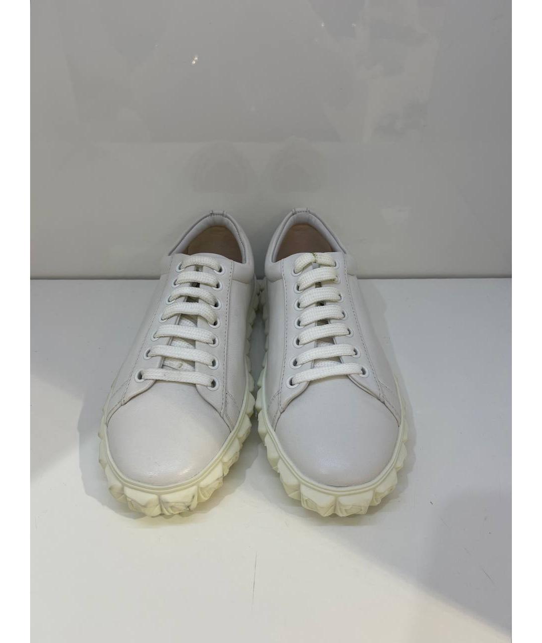 STUART WEITZMAN Белые кожаные кеды, фото 3