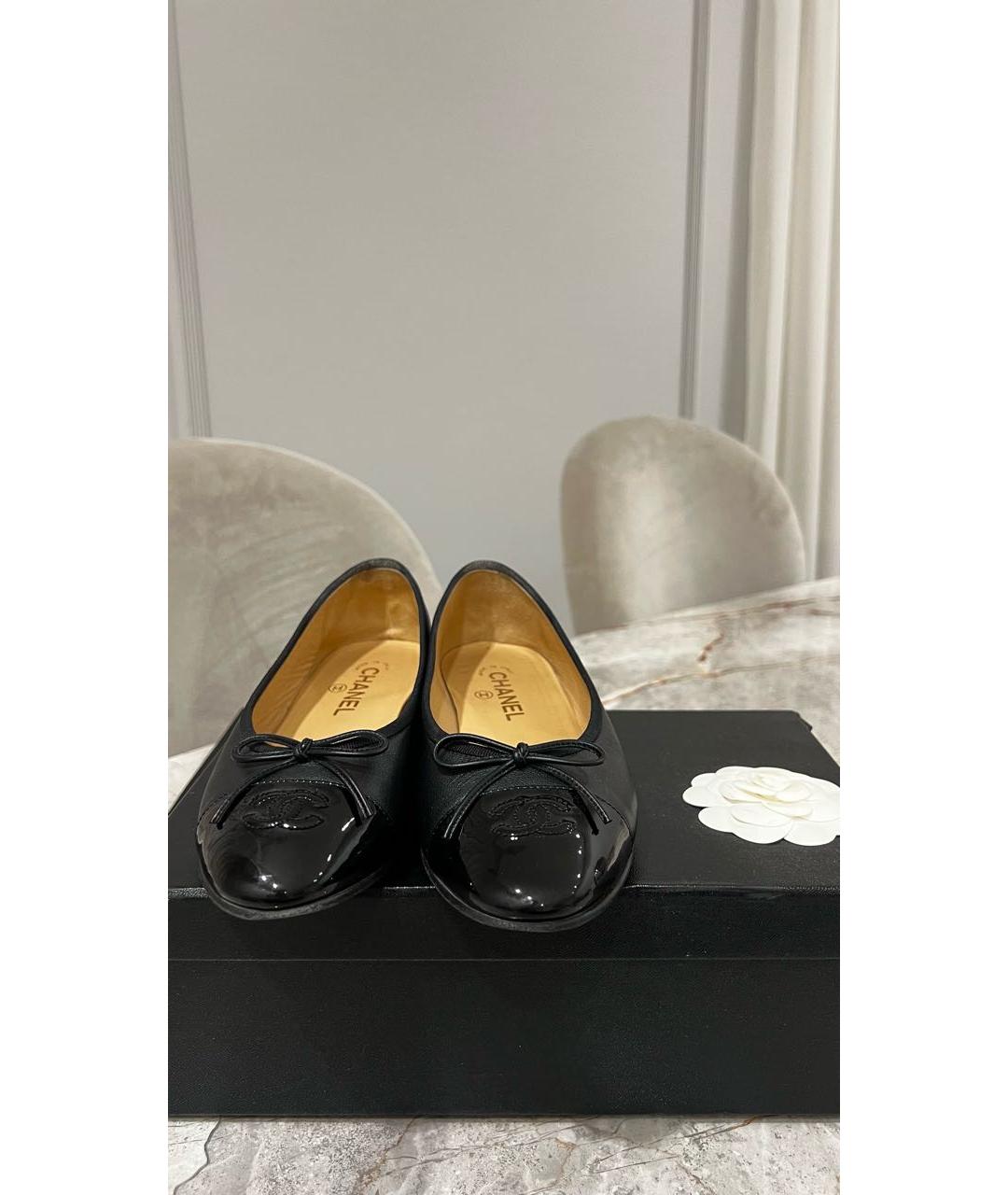CHANEL Черные кожаные балетки, фото 2