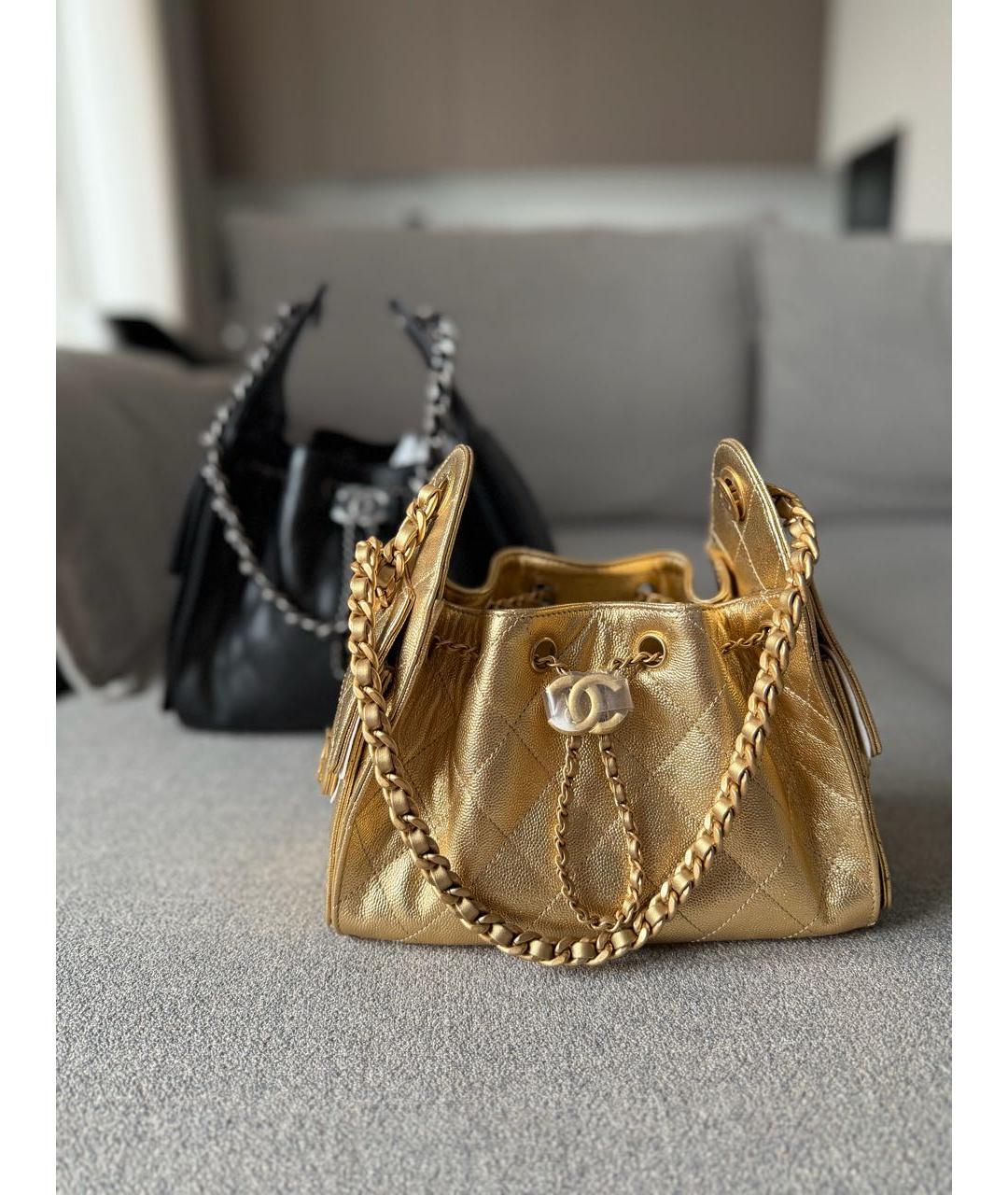 CHANEL Золотая кожаная сумка с короткими ручками, фото 1