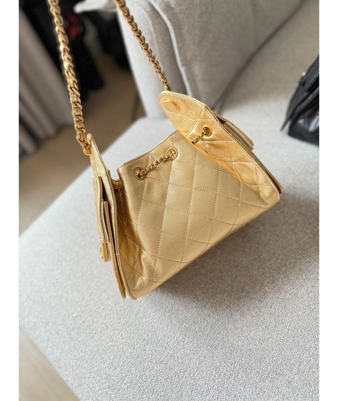 CHANEL Золотая кожаная сумка с короткими ручками, фото 5