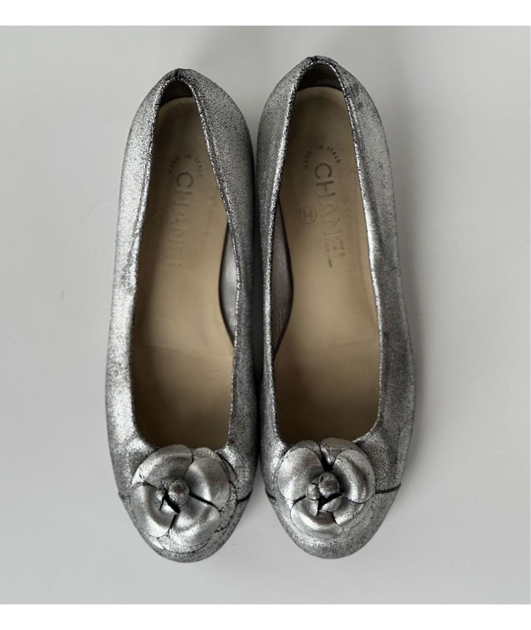 CHANEL Серебряные кожаные балетки, фото 3
