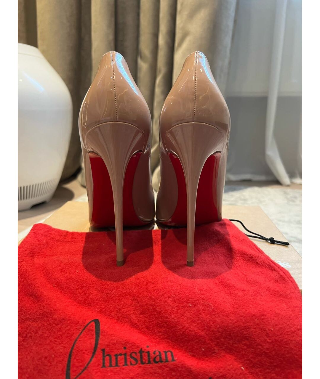 CHRISTIAN LOUBOUTIN Бежевые туфли из лакированной кожи, фото 4