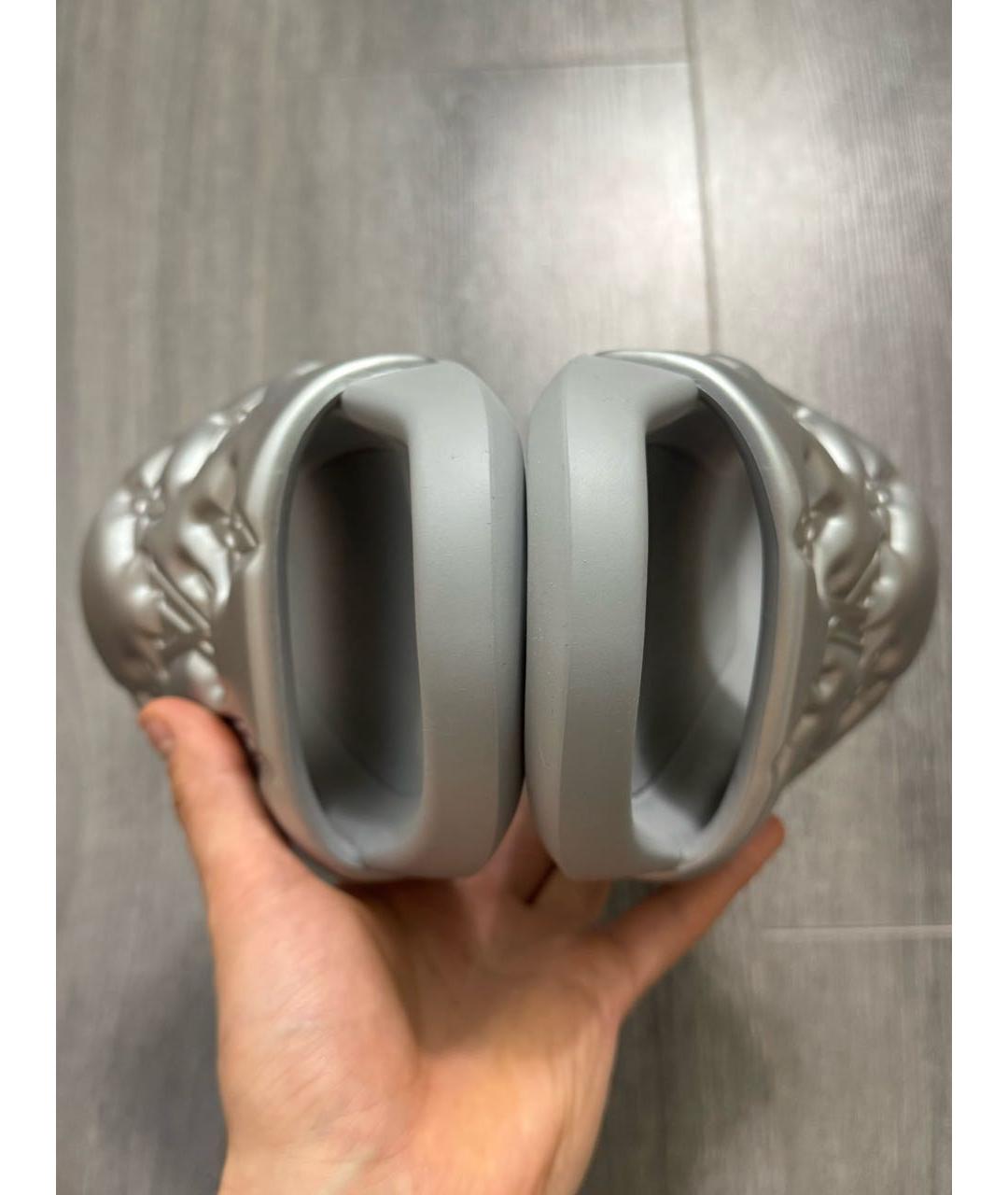 LOUIS VUITTON Серебряные резиновые шлепанцы, фото 5