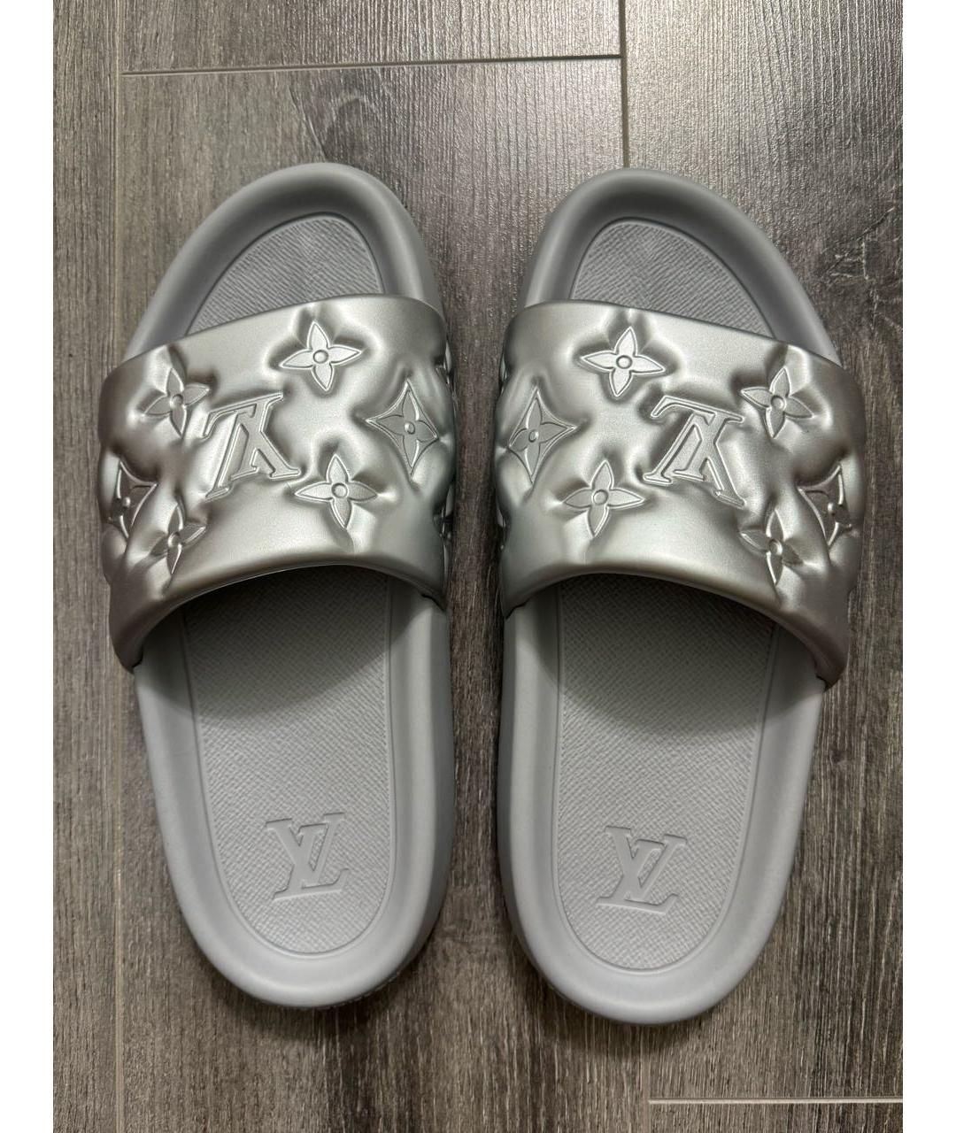 LOUIS VUITTON Серебряные резиновые шлепанцы, фото 3